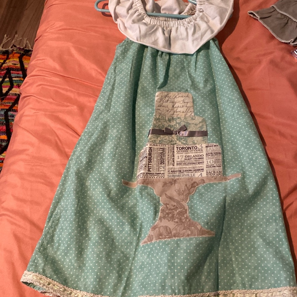 Persnickety dress size 6